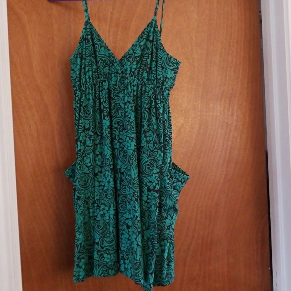 Floral dress with pockets